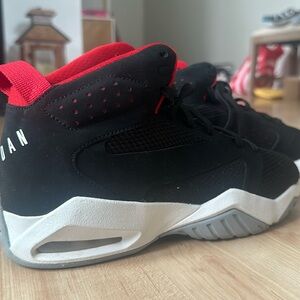 Jordan liftoffs 6.5youth (8.5W)